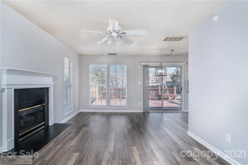 Property image 5 at 1908 Safflower Circle, Charlotte, NC 28262