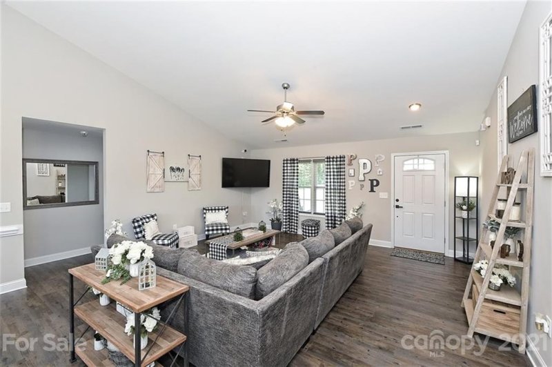 Property image 3 at 335 Oakleigh Lane, Oakboro, NC 28129