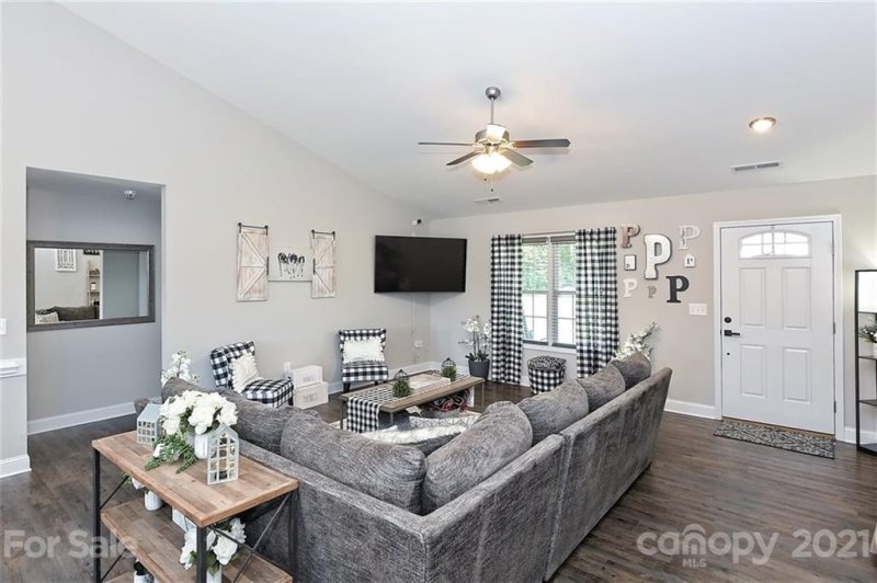 Property image 4 at 335 Oakleigh Lane, Oakboro, NC 28129