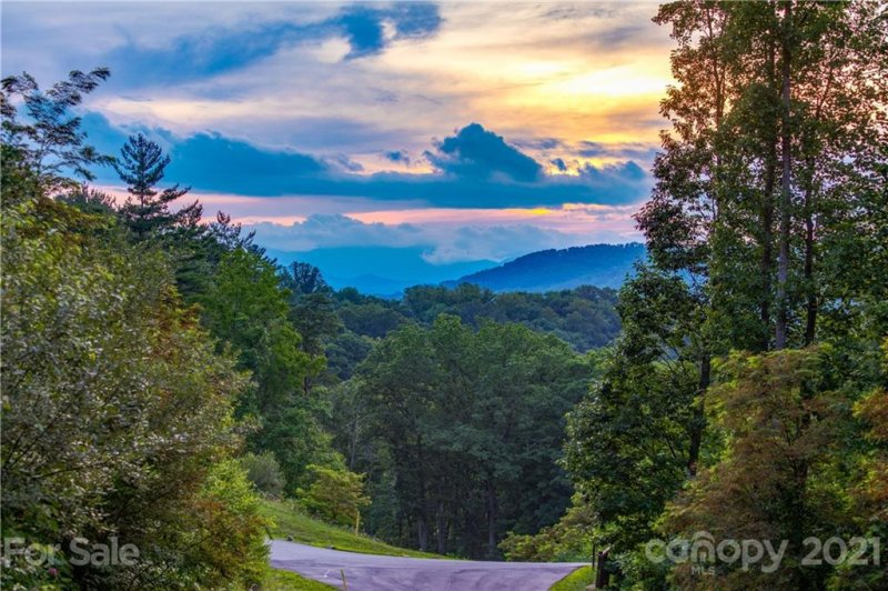 Property image 2 at 74 Longspur Lane, Asheville, NC 28804