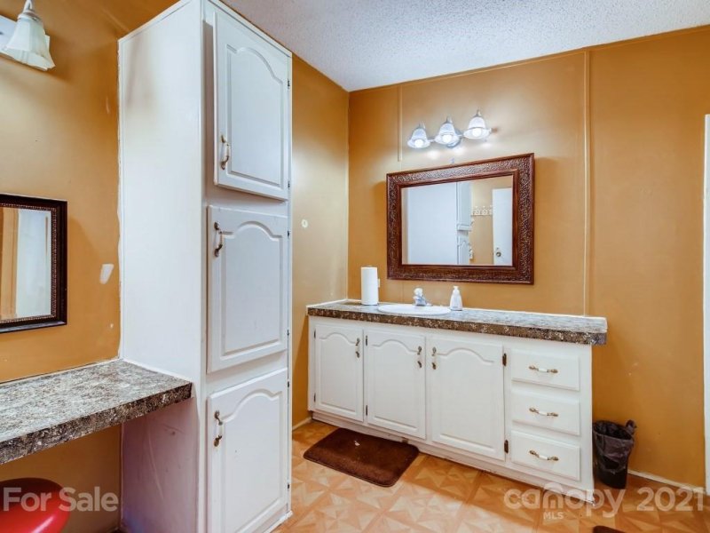 Property image 5 at 6420 Helens Way, Denver, NC 28037