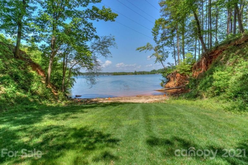 Property image 4 at 9184 Greenwood Road, Terrell, NC 28682