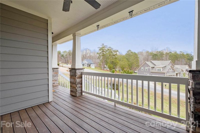 Property image 2 at 105 Orchard Farm Lane, Mooresville, NC 28117