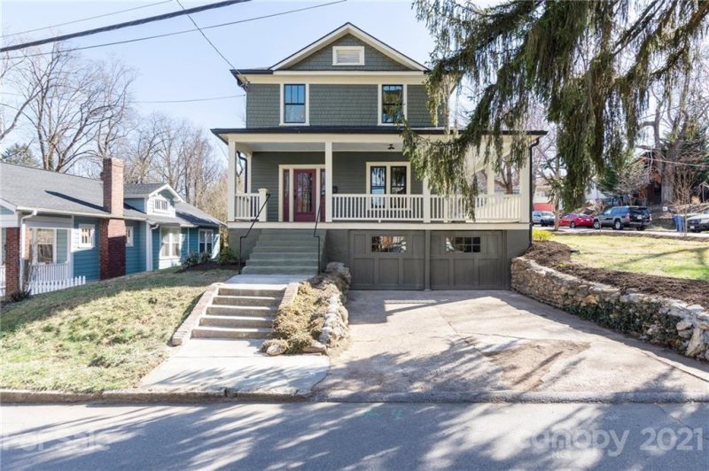 121 Annandale Avenue