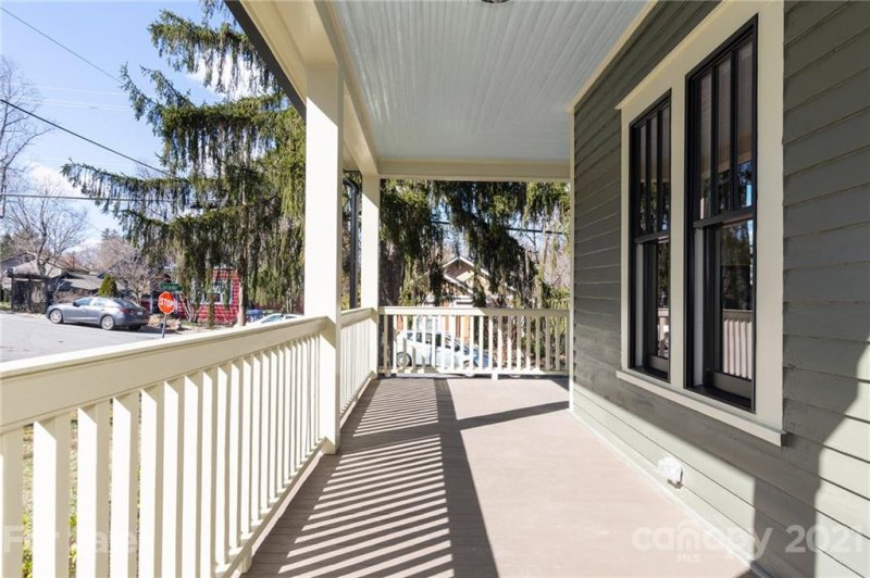Property image 5 at 121 Annandale Avenue, Asheville, NC 28801