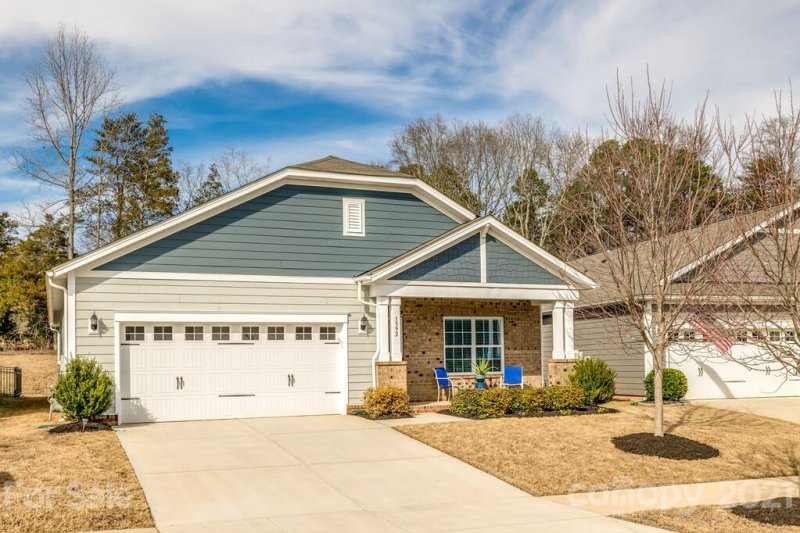 Property image 3 at 1592 Spring Blossom Trail, Fort Mill, SC 29708