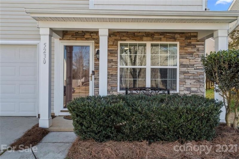 Property image 2 at 5230 Kyliglen Lane, Charlotte, NC 28216