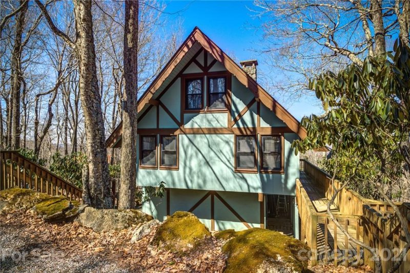 910 Charter Hills Road