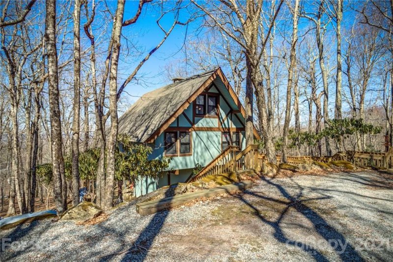 Property image 2 at 910 Charter Hills Road, Beech Mountain, NC 28604