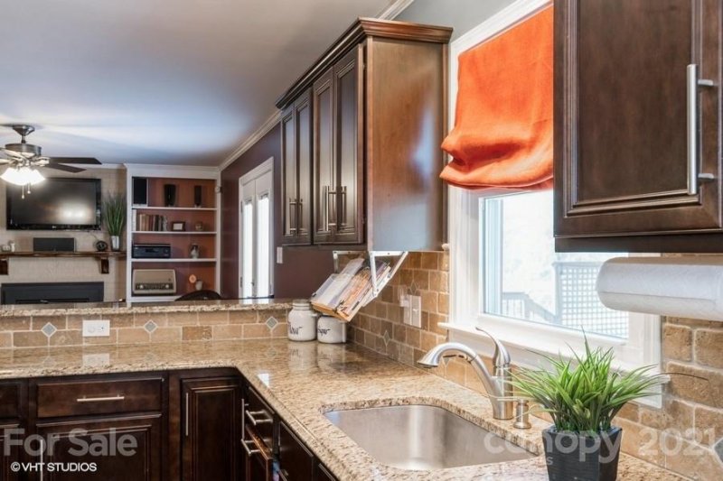 Property image 2 at 5310 Camilla Drive, Charlotte, NC 28226