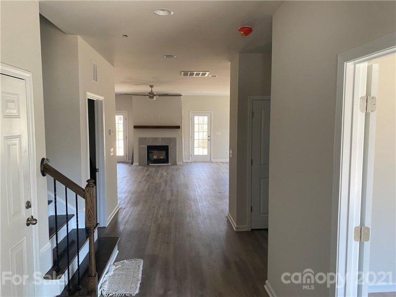 Property image 4 at 10724 South Ford Road, Charlotte, NC 28214