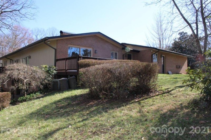 Property image 3 at 110 Woodbine Terrace, Morganton, NC 28655