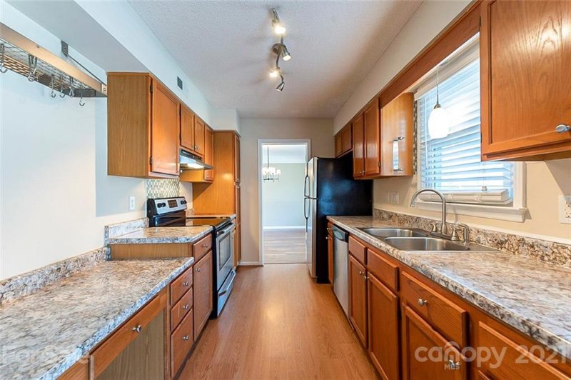 Property image 4 at 4000 Inglehurst Drive, Charlotte, NC 28273