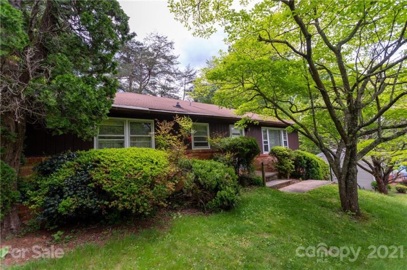 Property image 3 at 24 Pinehurst Road, Asheville, NC 28805