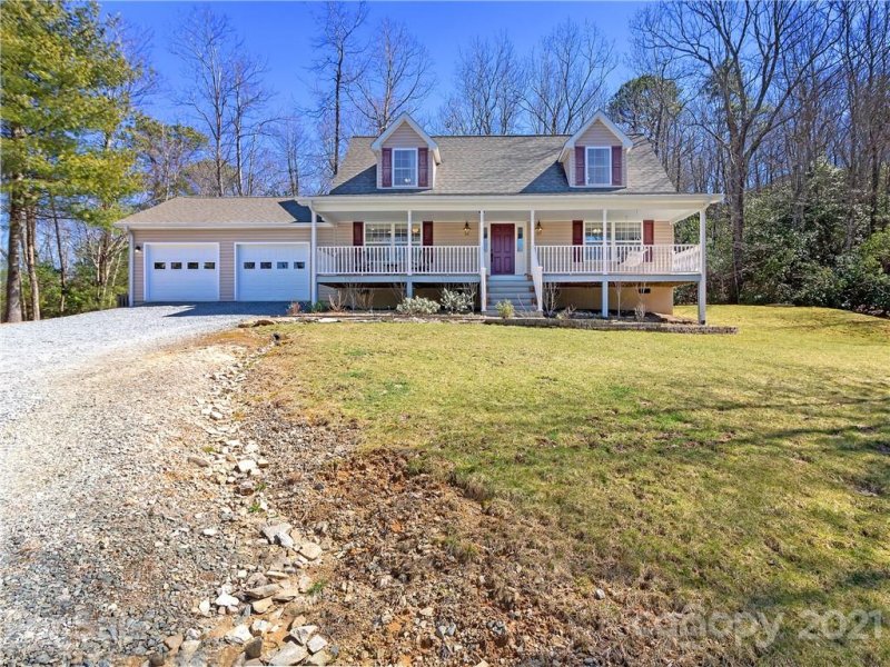 121 School House Road