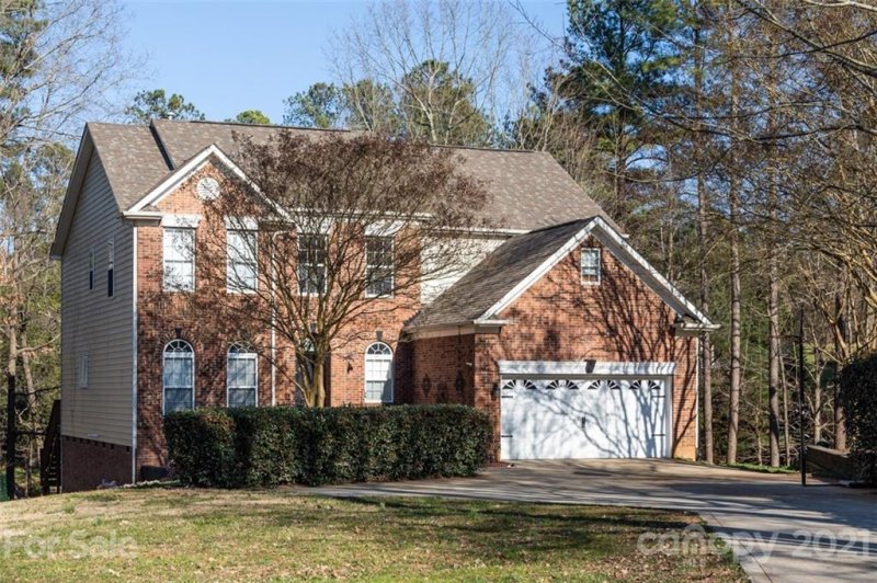 Property image 2 at 2434 Wellesbourne Lane, Sherrills Ford, NC 28673