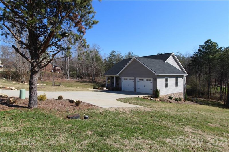 Property image 5 at 17 Greenway Drive, Granite Falls, NC 28630