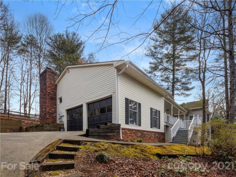 Property image 2 at 3 Silverstone Drive, Asheville, NC 28805