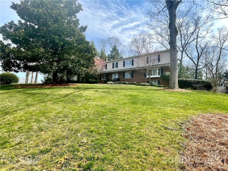 Property image 3 at 1362 10th Street Place, Hickory, NC 28601