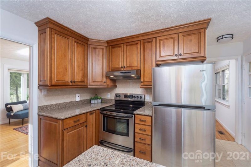 Property image 5 at 20 Shawnee Trail, Asheville, NC 28805