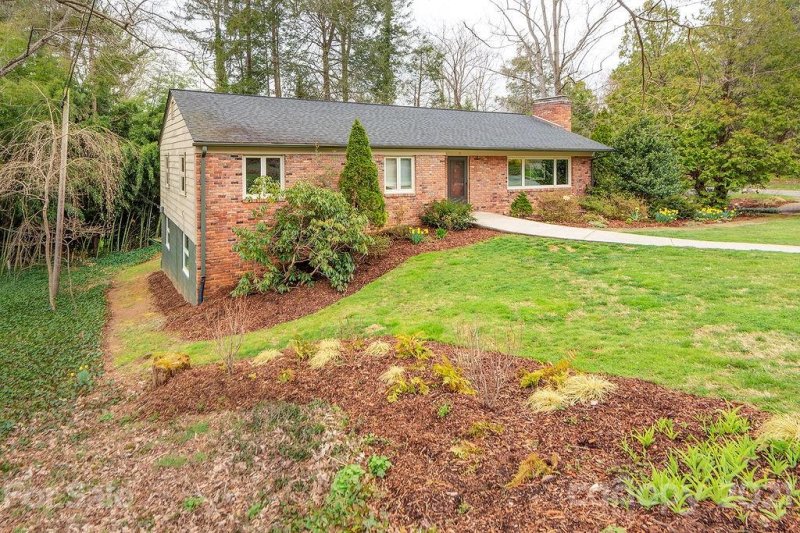 Property image 2 at 70 Blackwood Road, Asheville, NC 28804