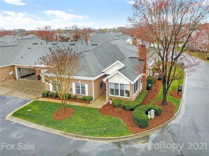 Property image 2 at 8542 Highland Glen Drive, Charlotte, NC 28269