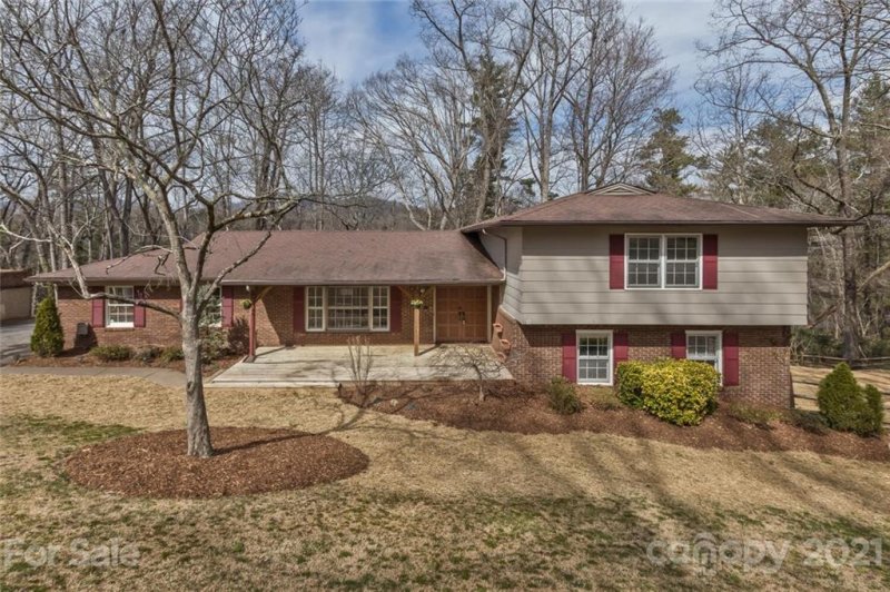 Property image 4 at 12 Mayfair Drive, Candler, NC 28715