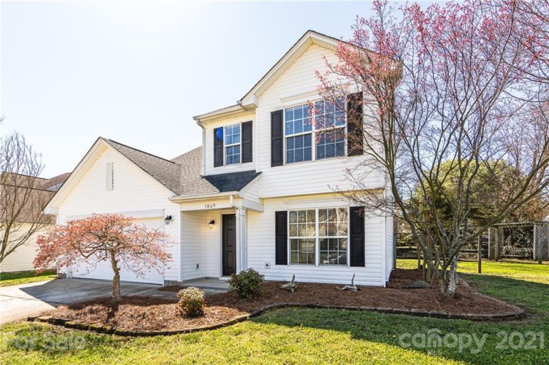 Property image 3 at 1069 Meadowbrook Lane, Concord, NC 28027