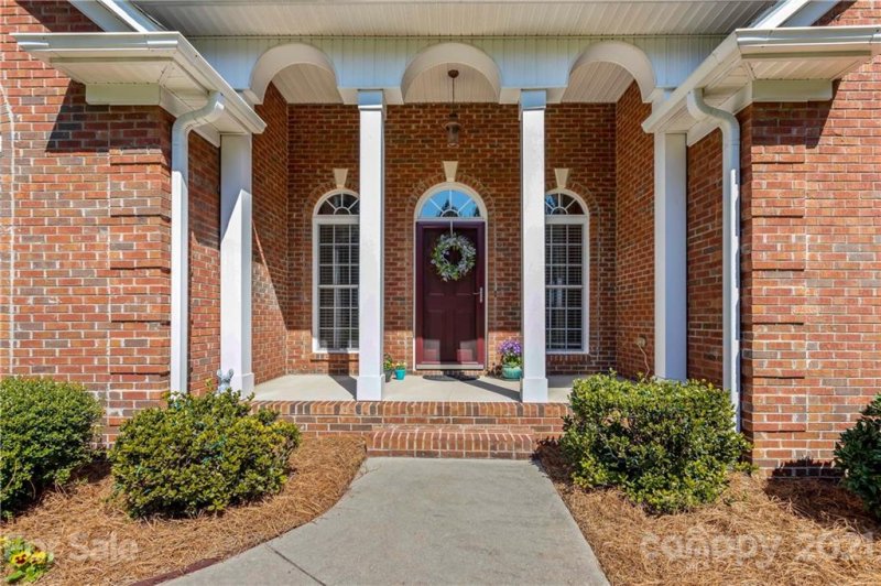 Property image 2 at 5124 Stockbridge Drive, Mount Holly, NC 28120