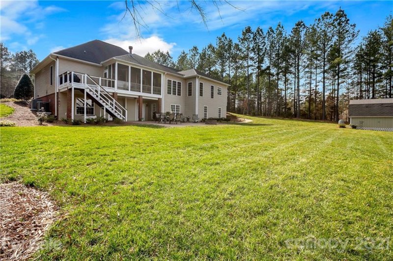 Property image 3 at 5124 Stockbridge Drive, Mount Holly, NC 28120