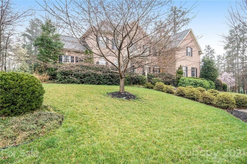 Property image 2 at 404 Cove Creek Loop, Mooresville, NC 28117