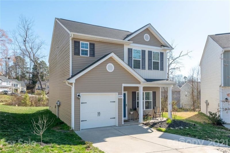 Property image 2 at 4734 Opus Lane, Charlotte, NC 28214