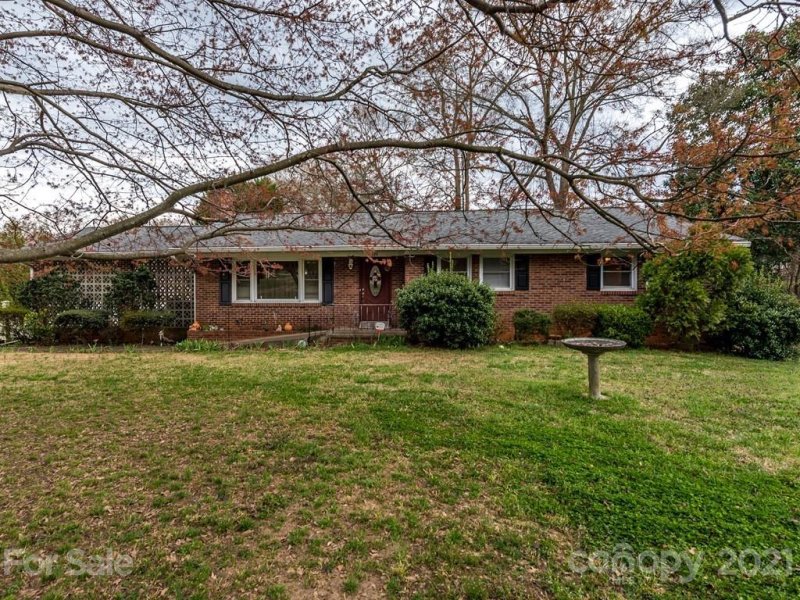 100 N Hawthorne Street