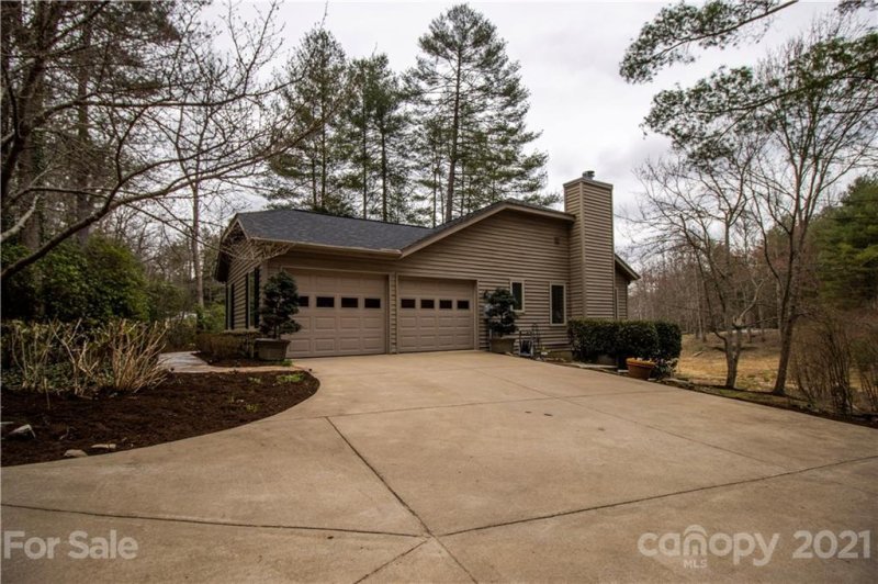 Property image 2 at 35 Tall Pines Road, Hendersonville, NC 28739
