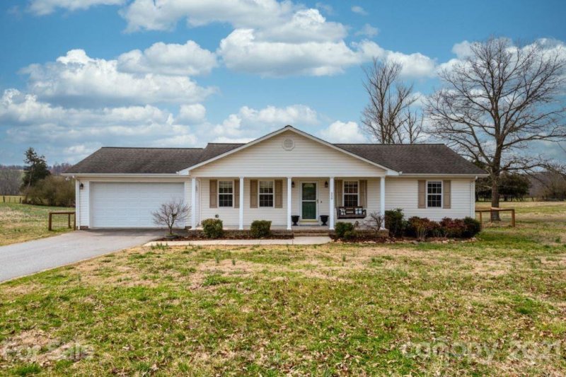 550 Stable Brook Lane