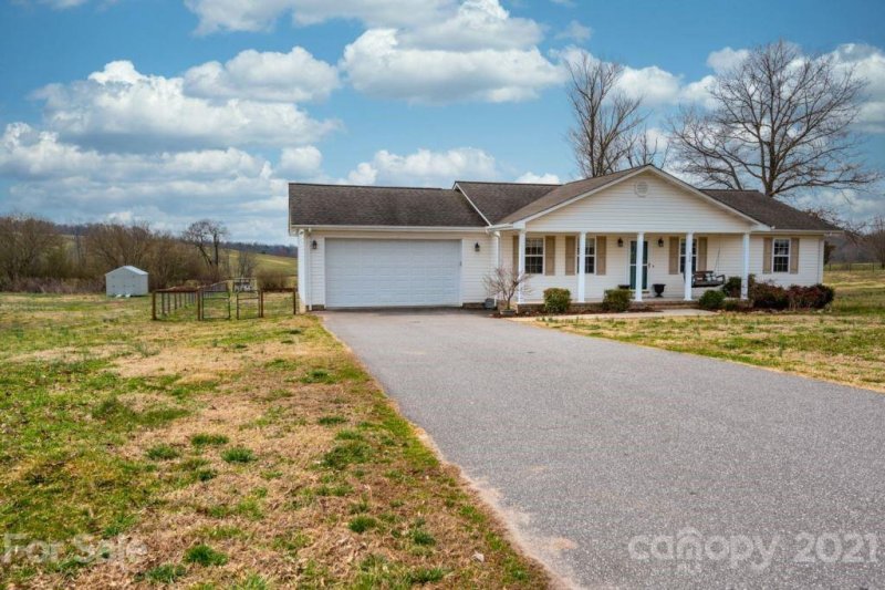 Property image 2 at 550 Stable Brook Lane, Taylorsville, NC 28681