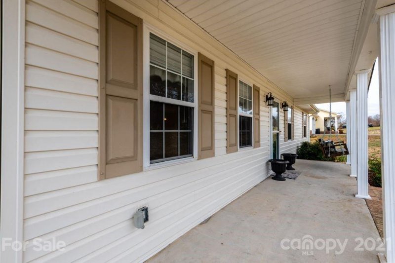 Property image 4 at 550 Stable Brook Lane, Taylorsville, NC 28681