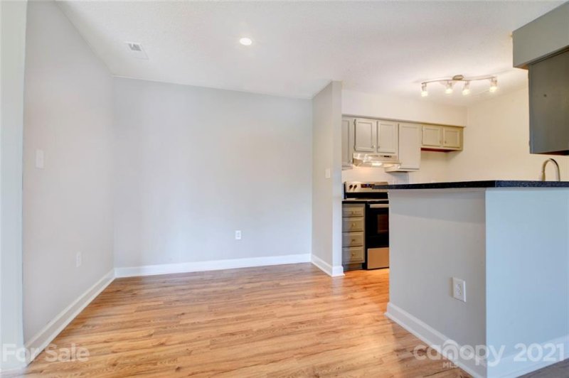 Property image 4 at 8024 Tremaine Court, Charlotte, NC 28227