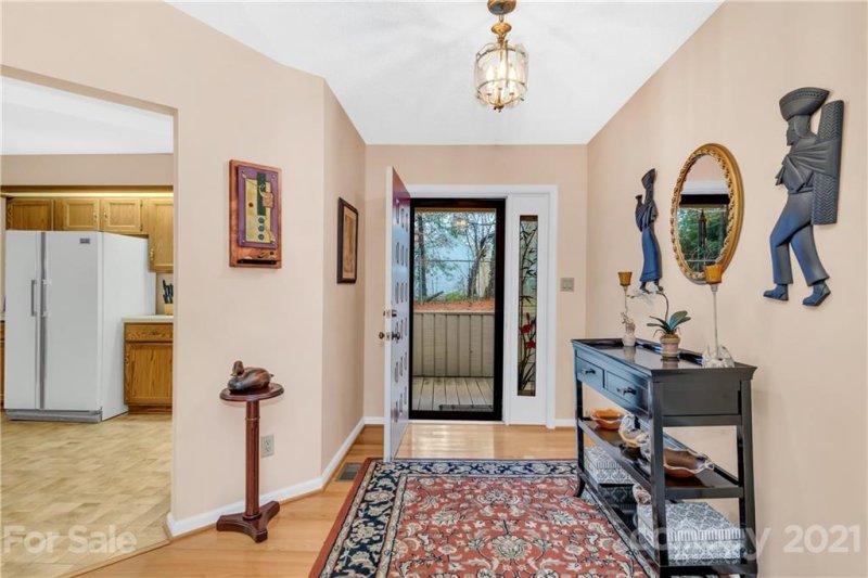 Property image 3 at 103 Cloverleaf Lane, Asheville, NC 28803