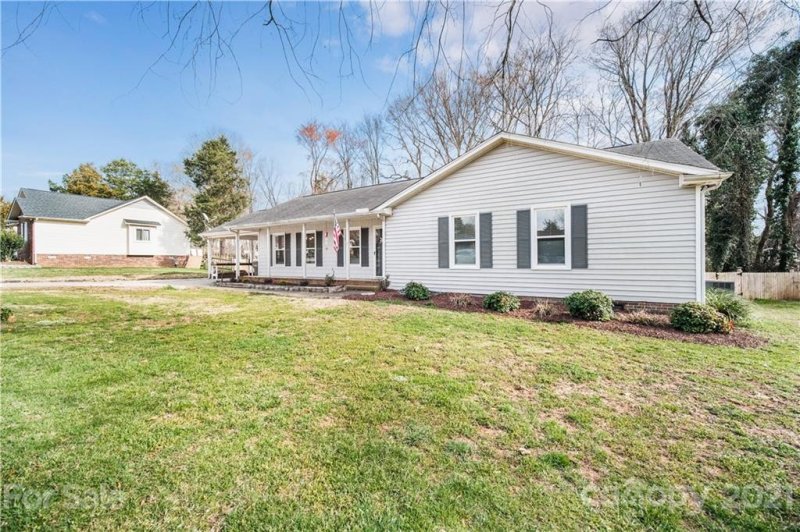 Property image 2 at 2661 Saddlewood Circle, Concord, NC 28027