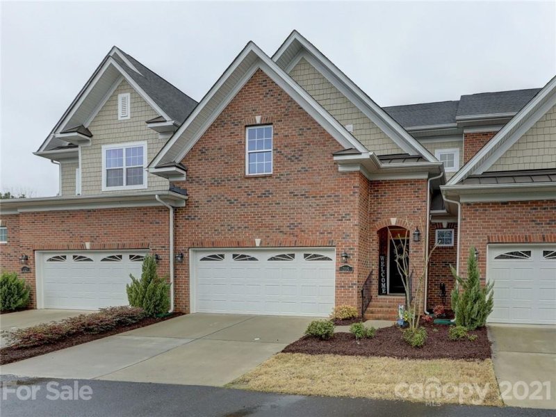 Property image 2 at 205 Pine Needles Lane, Fort Mill, SC 29708