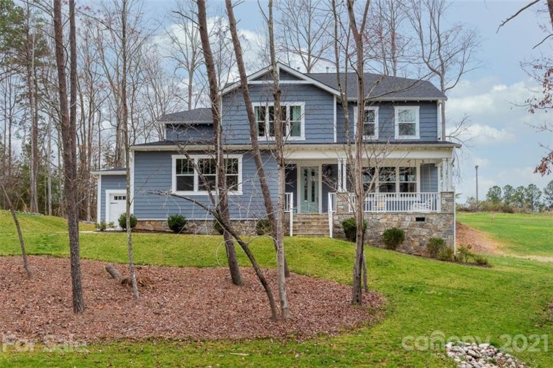 Property image 2 at 4243 Island Fox Lane, Denver, NC 28037