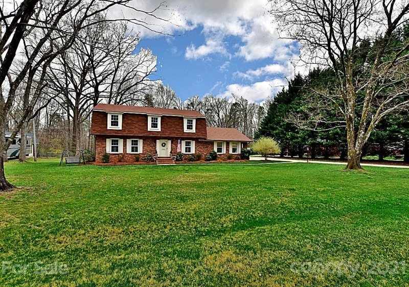 3355 Tanglewood Drive