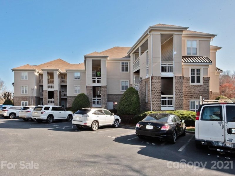 Property image 2 at 107 Pier 33 Drive, Mooresville, NC 28117