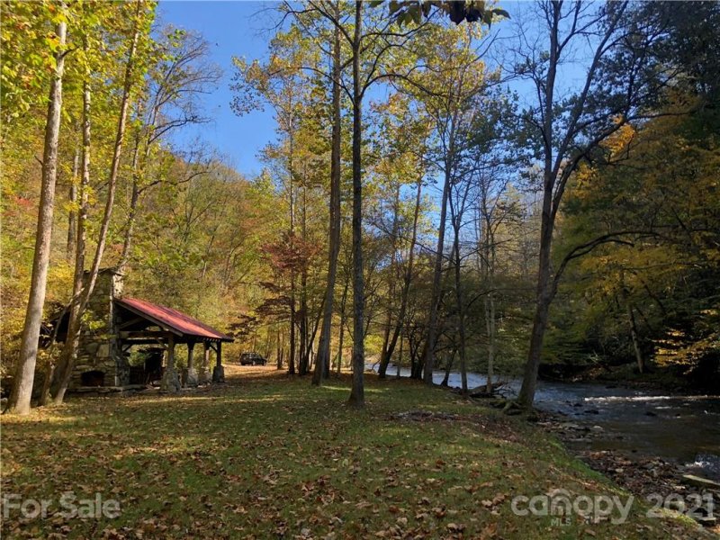 Property image 5 at 281 Wild Iris Lane, Marshall, NC 28753