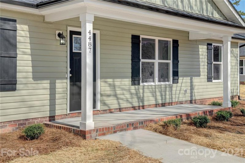 Property image 2 at 4487 Pebblebrook Circle, Concord, NC 28027