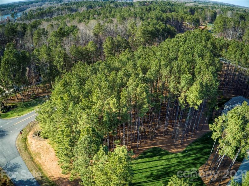 Property image 4 at 105 Trent Pines Drive, Mooresville, NC 28117