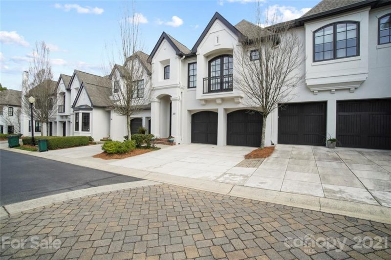Property image 2 at 310 Wendover Heights Circle, Charlotte, NC 28211