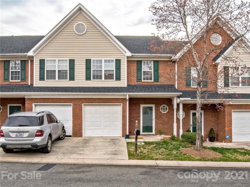 7811 Lennoxshire Lane