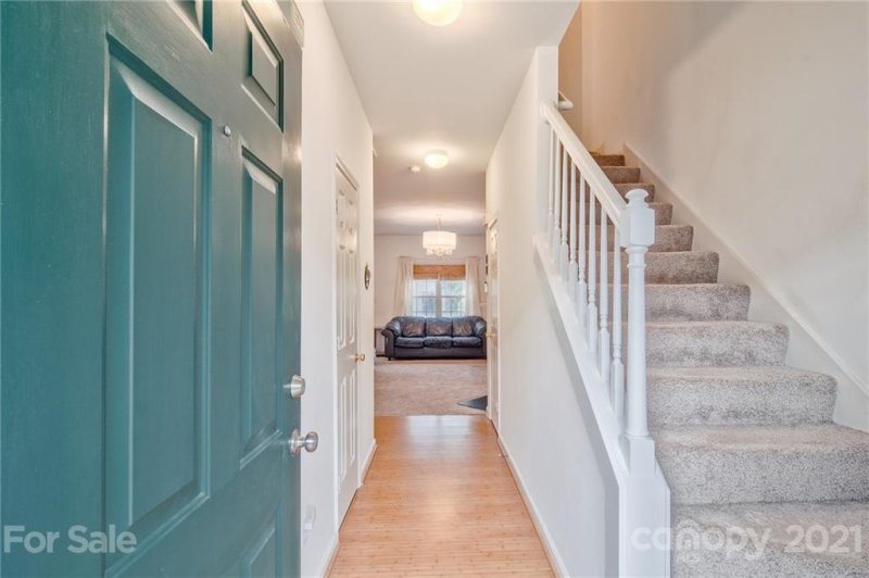 Property image 4 at 7811 Lennoxshire Lane, Charlotte, NC 28210